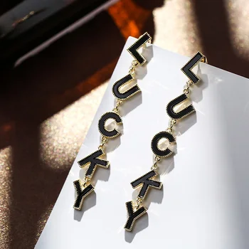 Scrisoare lucky charms cercei lungi pentru femei S925 pin de calitate hei negru picătură legăna moda unic cercel bijuterii pentru cadouri