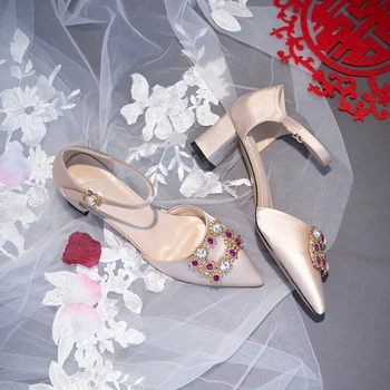 Pantofi De Nunta Femei 2020 Nou Indesata Toc Curea Pantofi De Mireasa De Vara Cu Toc Stras Nunta Pătrat Cataramă Pantofi De Domnisoara De Onoare