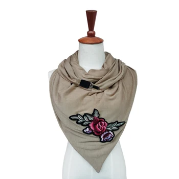 Noul design tricotate femei de moda de bumbac eșarfă rose floare aplicatiile de broderie patch-uri Triunghi scaves Iarna Poncho Șaluri