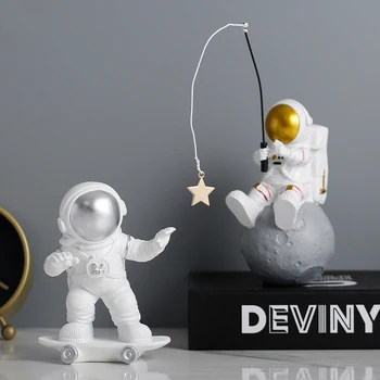 Rășină Astronaut Figurine De Moda Cosmonaut Decor Acasă Sculptura Decorativă Miniaturi Cosmonaut Statui Cadou Pentru Om Și Prietenul