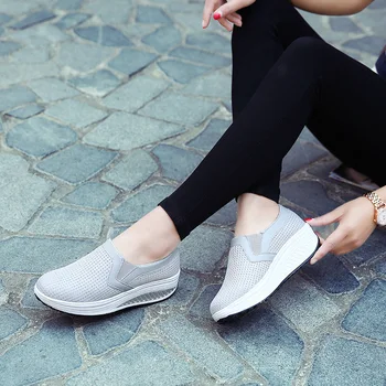 2020 Lumină Confortabil primavara-vara pantofi pentru femei pantofi casual, Adidasi, mocasini pantofi respirabil pene tocuri inalte plus dimensiune